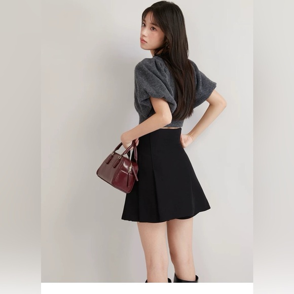 Snidel Women's Cropped Knit Pullover with Design Sleeves - Picture 4 of 11